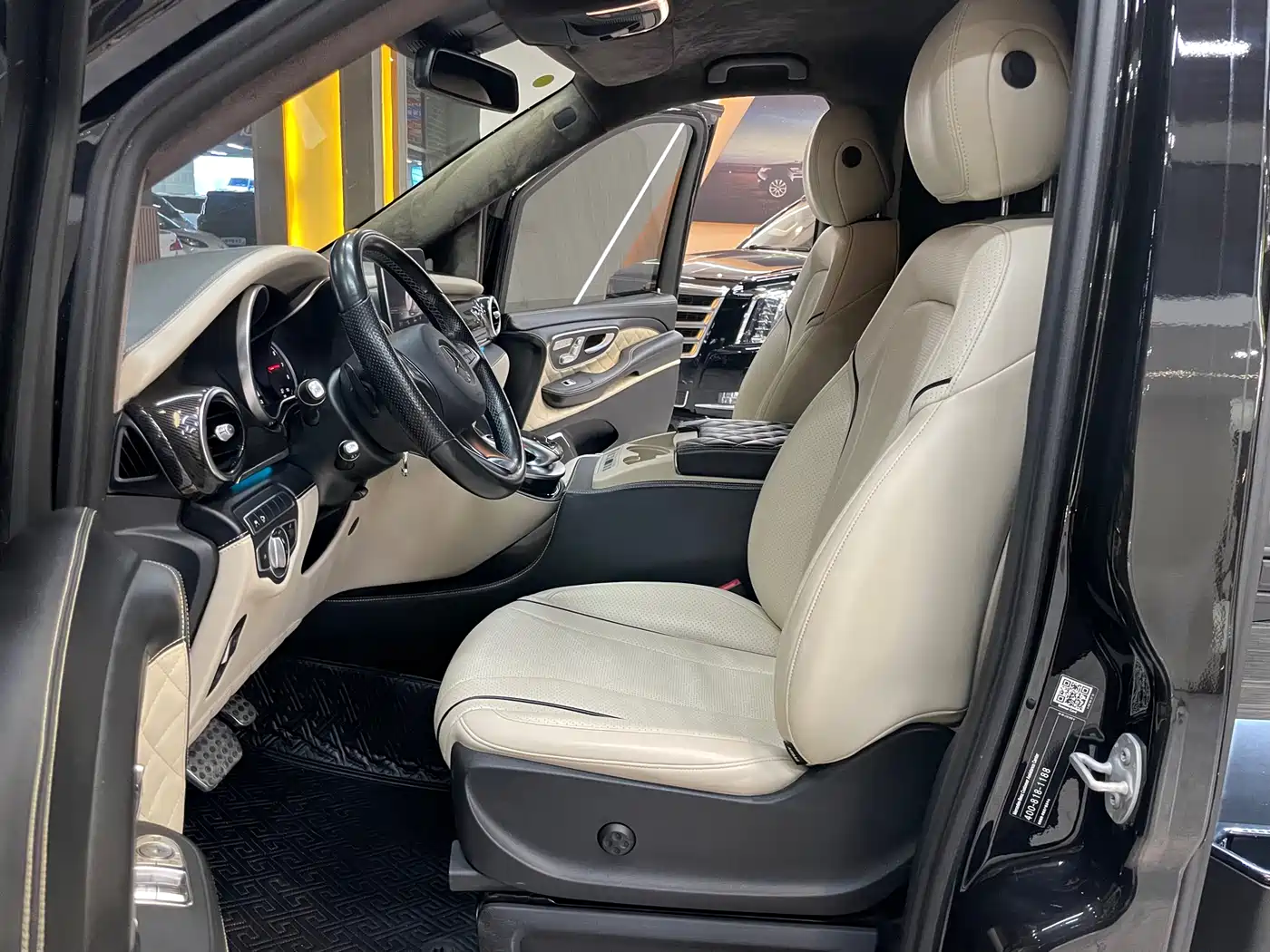 Mercedes-Benz V-Class 2018 V 260 L Premium Long Wheelbase Edition China VI фото 7