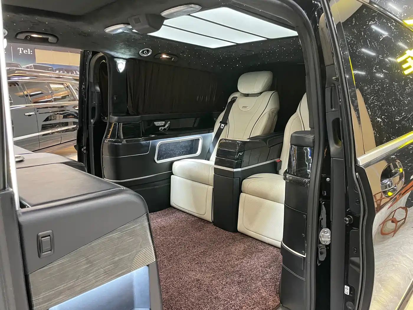 Mercedes-Benz V-Class 2018 V 260 L Premium Long Wheelbase Edition China VI фото 8