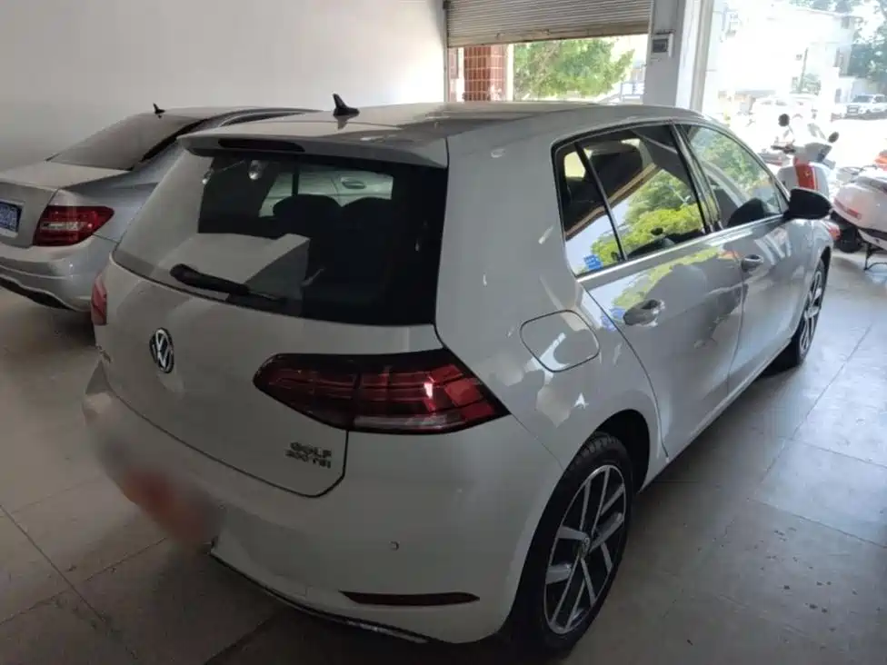 Volkswagen Golf 2020 200TSI DSG Comfort Progressive Edition фото 7