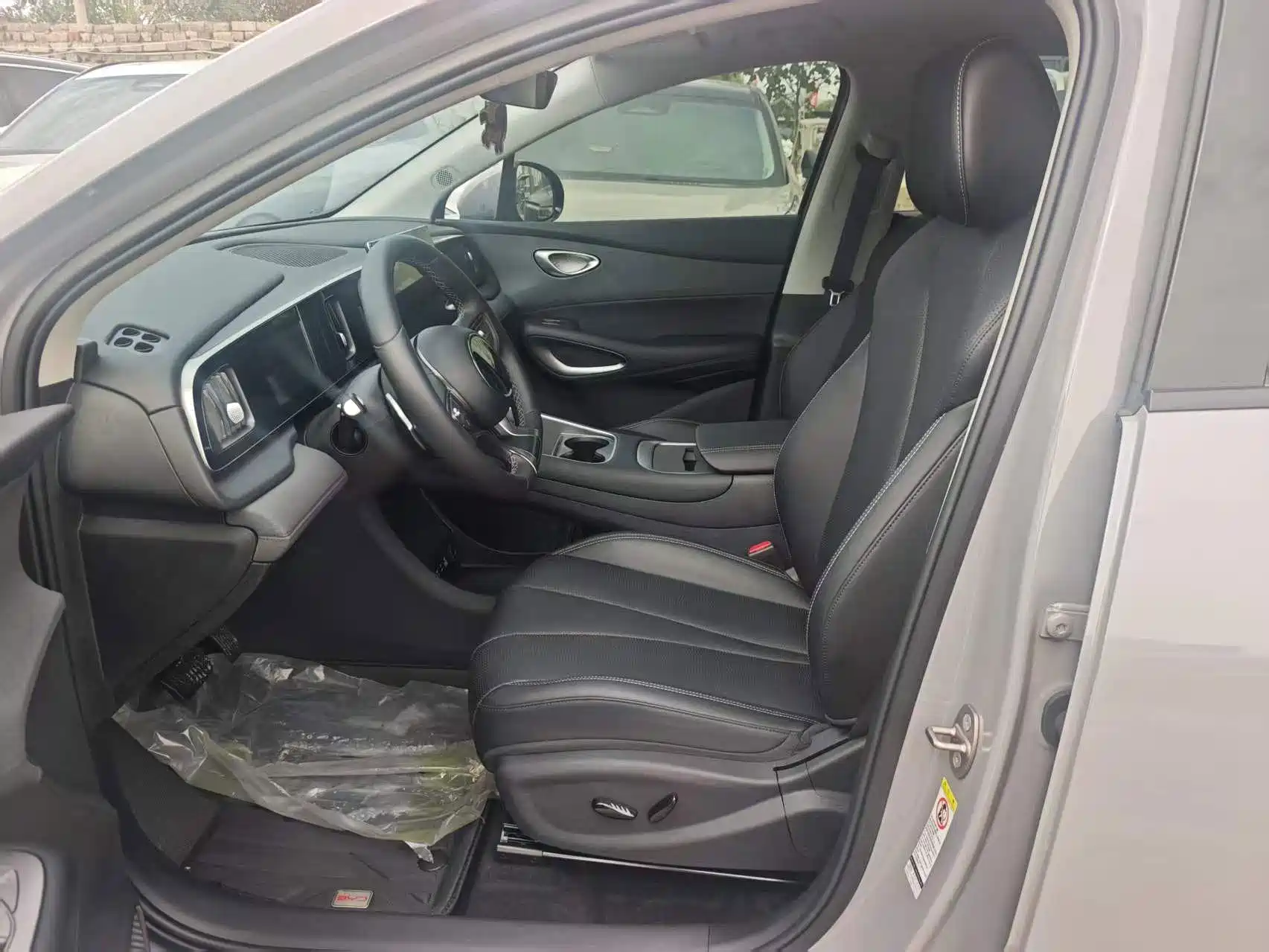 Photo 4 - BYD Hai Shi 05 EV