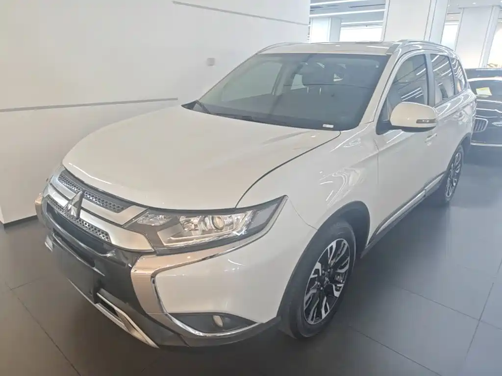 Mitsubishi Outlander 2019 — пригон из Китая