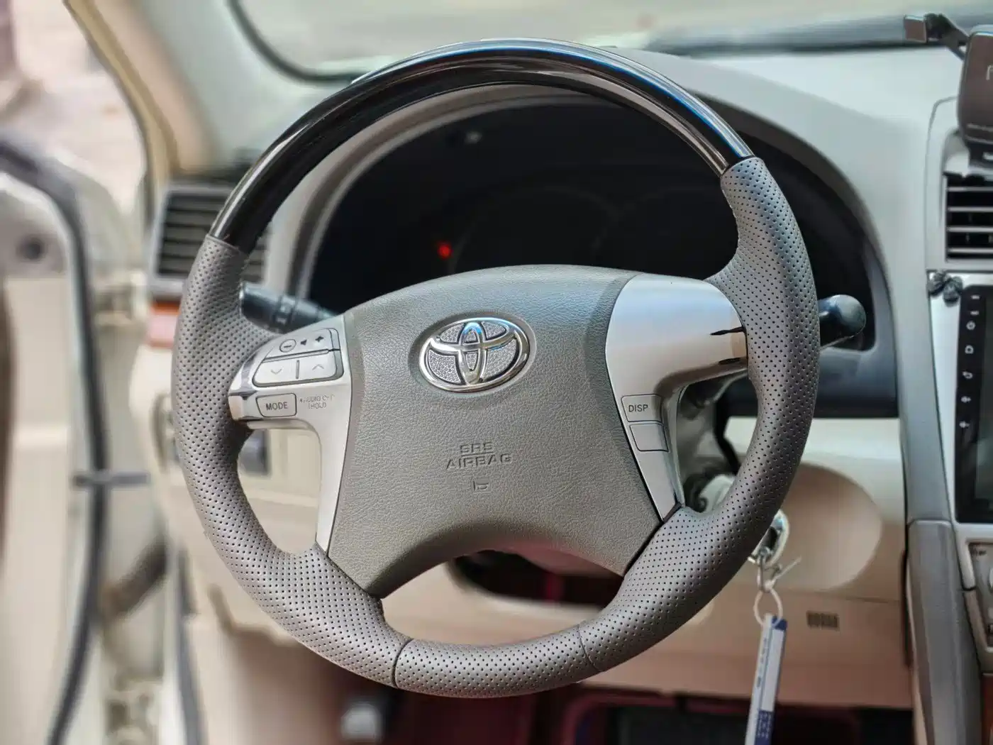 Toyota Camry 2013 200G Classic Luxury Edition фото 9