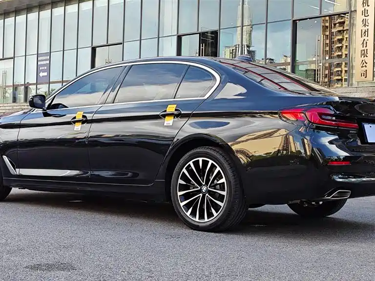 BMW 5 Series 2022 Model Second Facelift 525Li Luxury Package фото 6