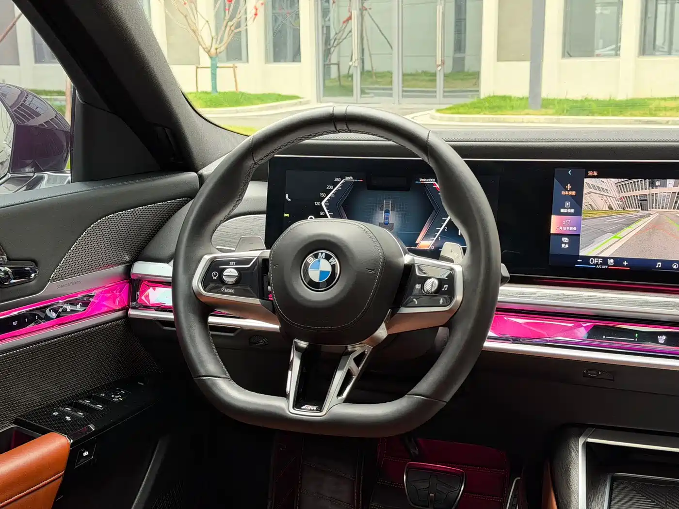 BMW 7 Series 2023 740Li Exclusive M Sport Package фото 9