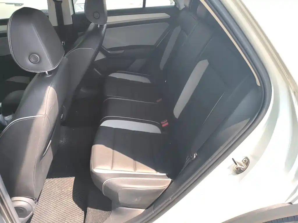 Volkswagen T-Roc, миниатюра 17
