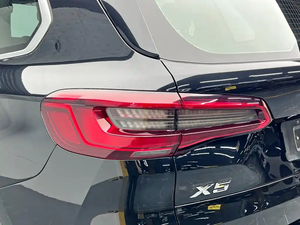 Photo 10 - BMW X5 (Import)