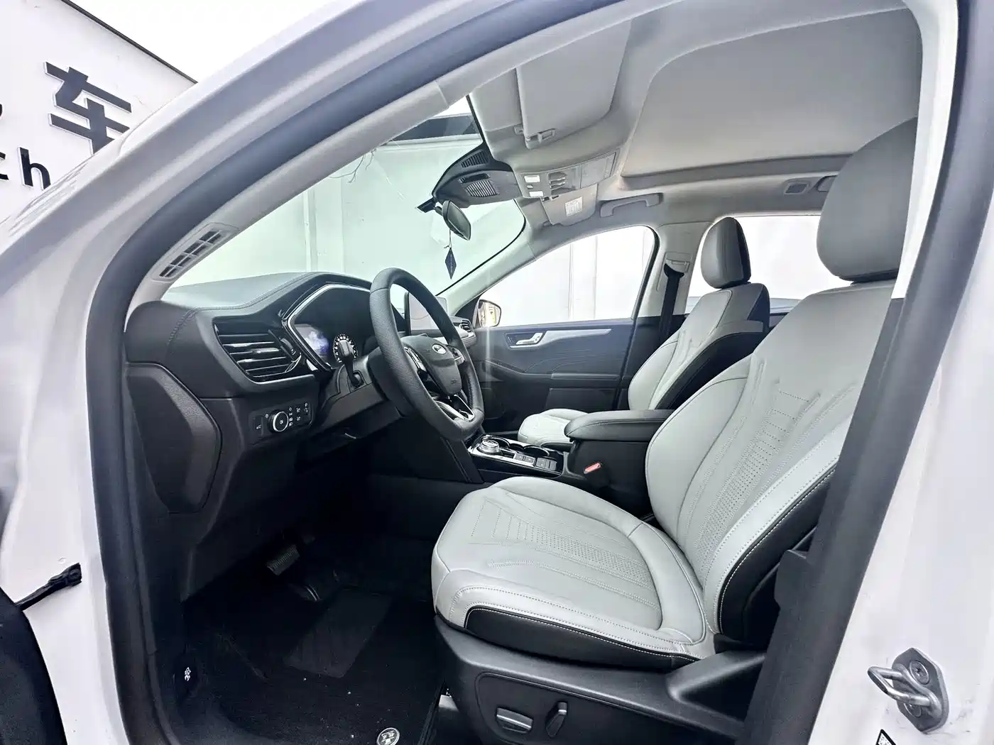 Ford Escape 2023 2024 Model EcoBoost 245 2WD Premium Edition