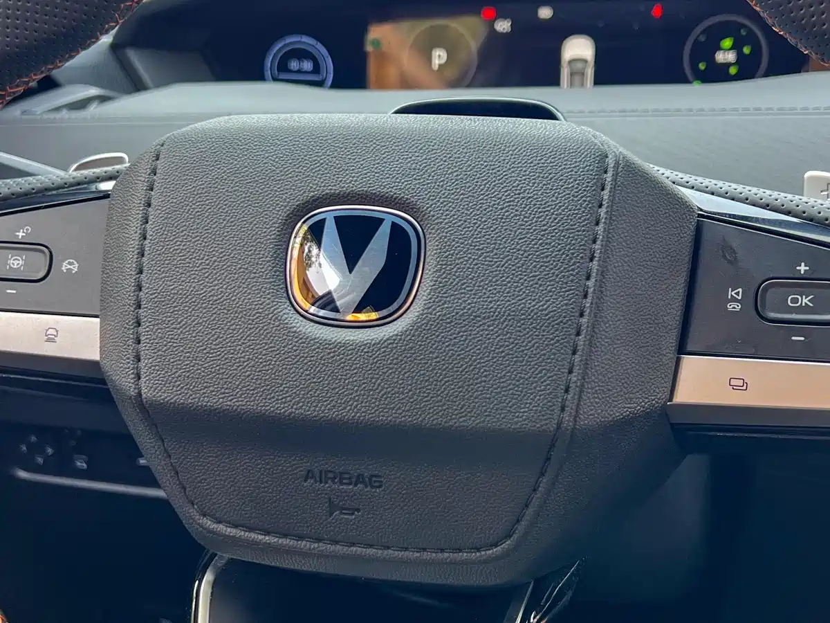 CHANGAN UNI-V