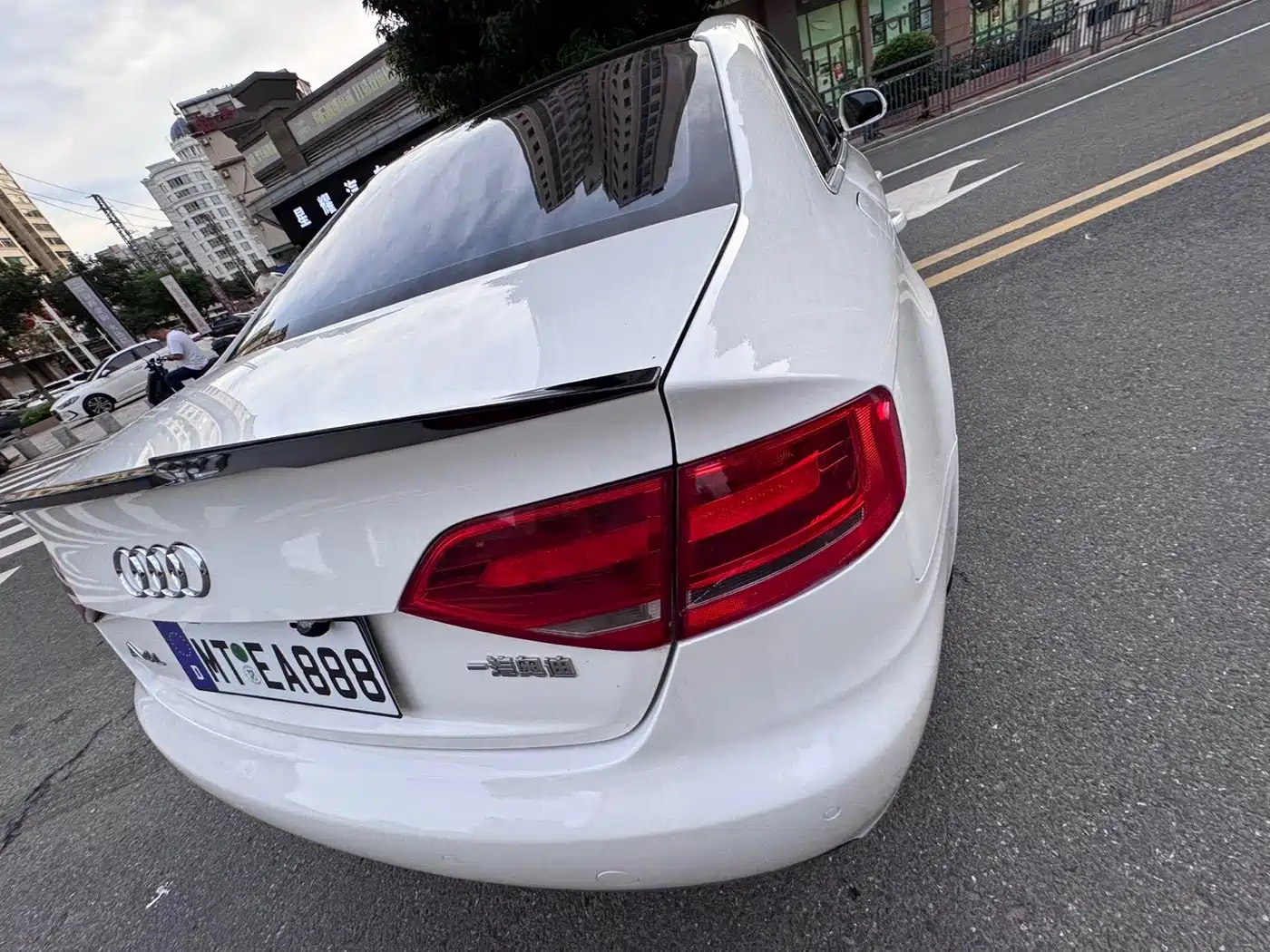 Фото 24 - Audi A4L
