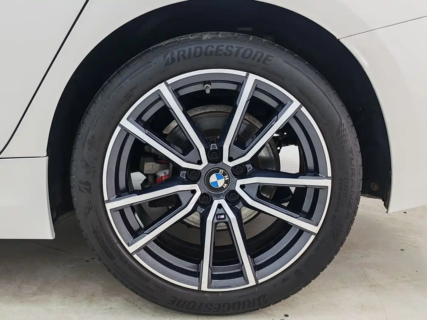 BMW 3 Series 2023 320Li M Sport Package фото 17