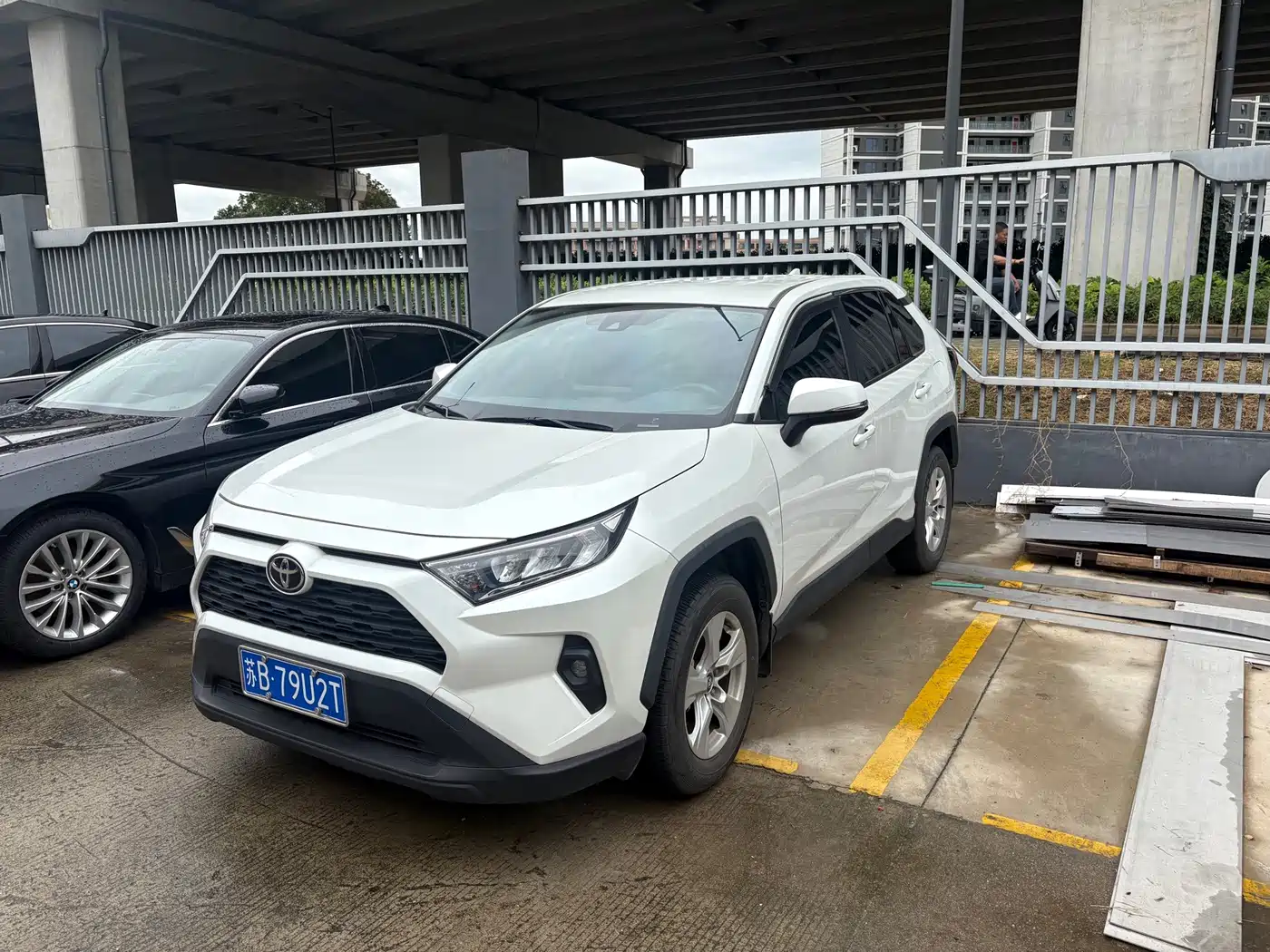 Фото 1 - Toyota RAV4