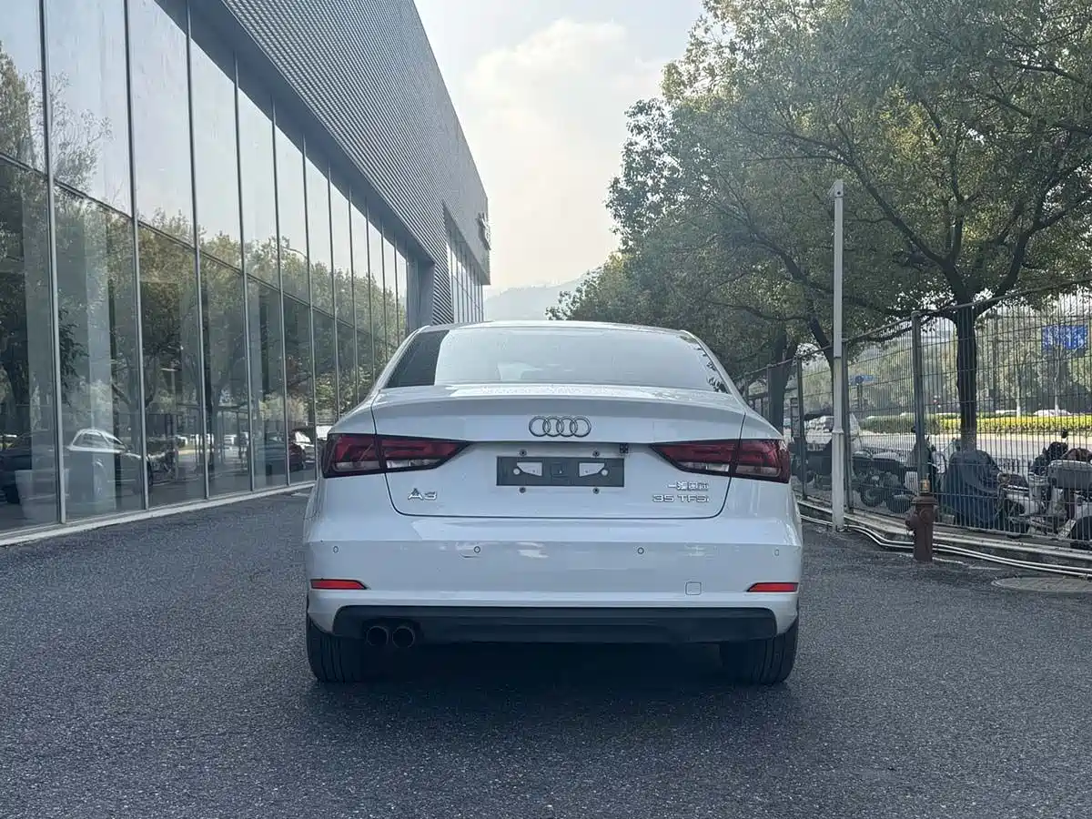 Audi A3 2016 Limousine 35 TFSI Progressive фото 7
