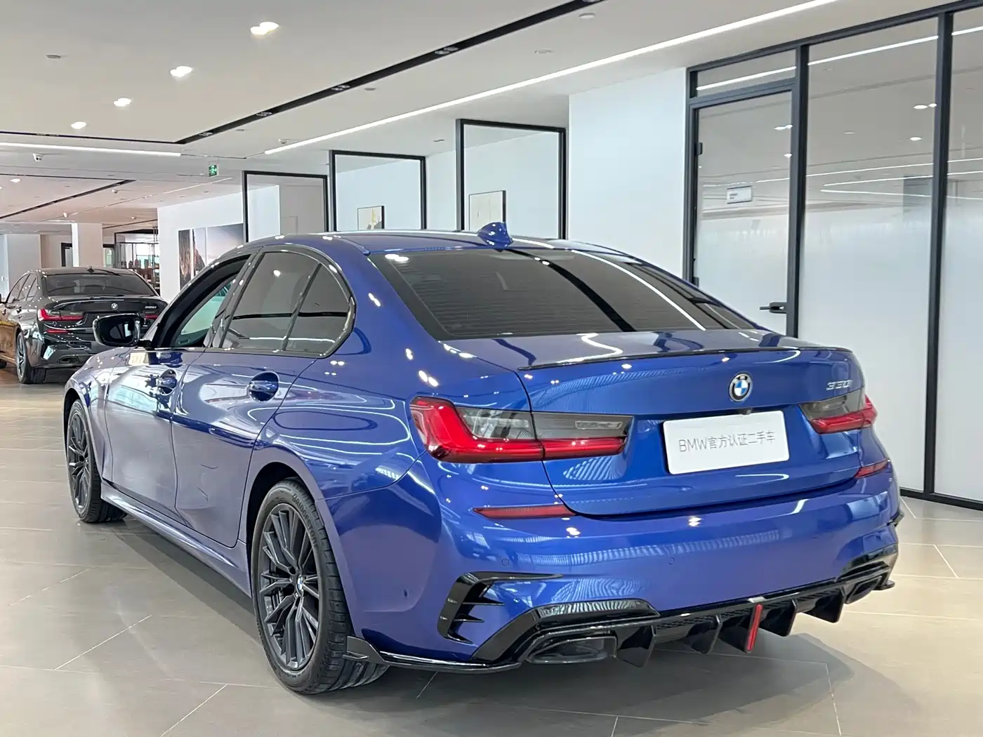 BMW 3 Series 2020 325i M Sport Black Night Package фото 18
