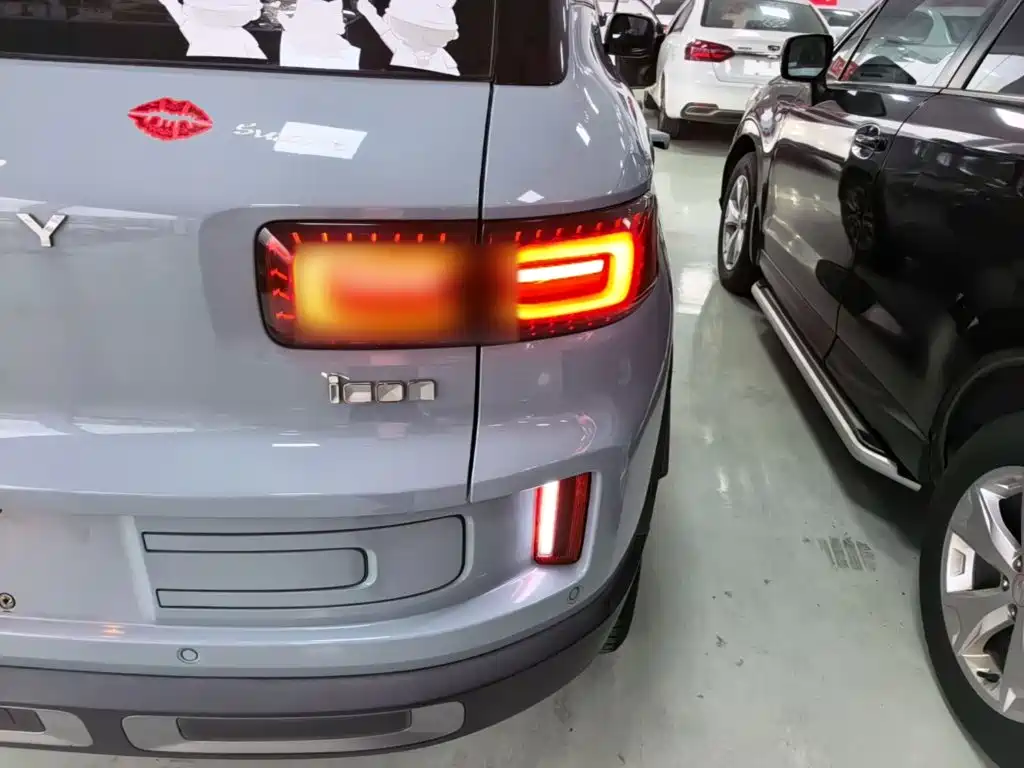 Фото 8 - Geely ICON