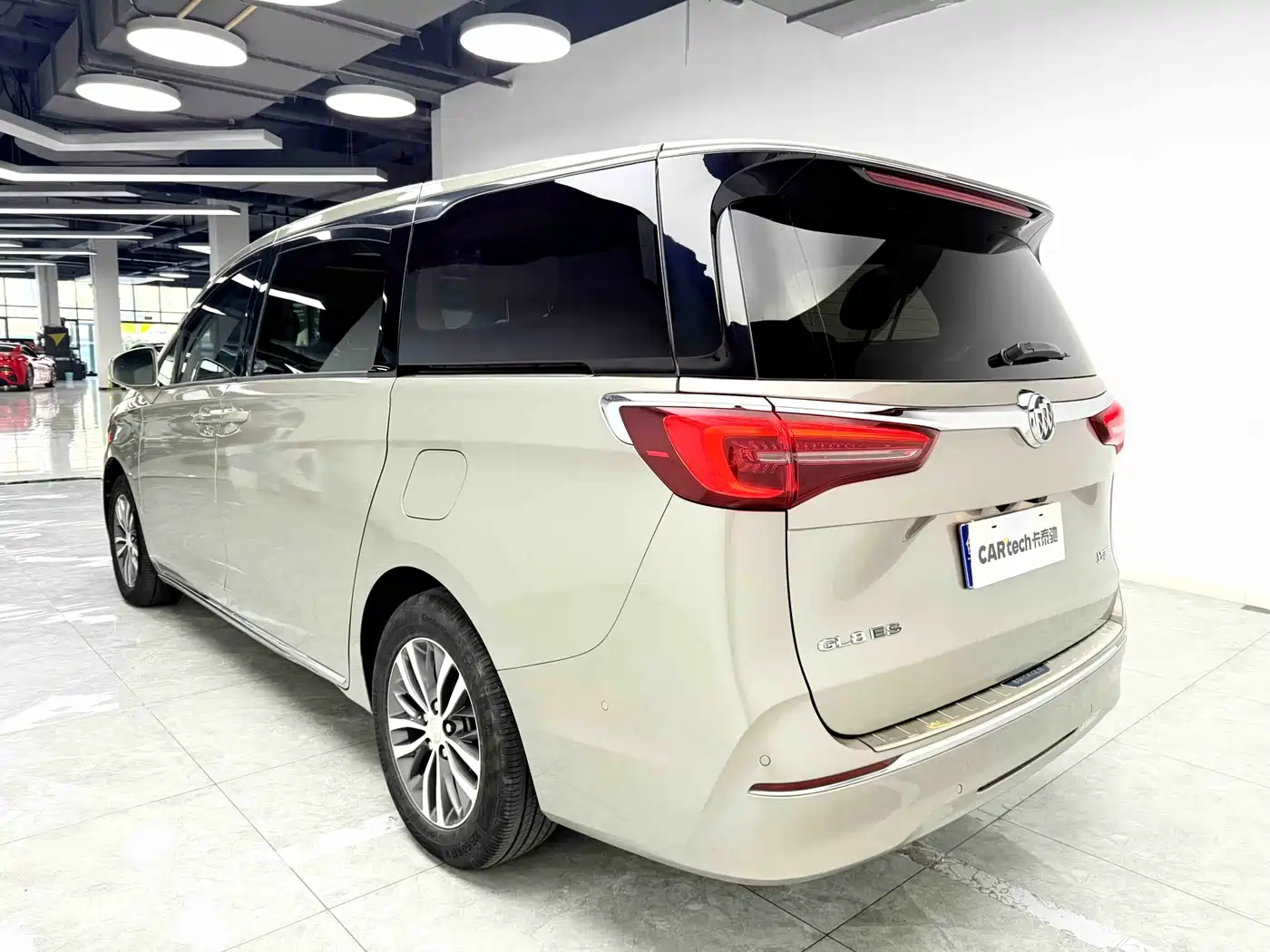 Buick GL8 2023 ES Landmaster Exclusive фото 4