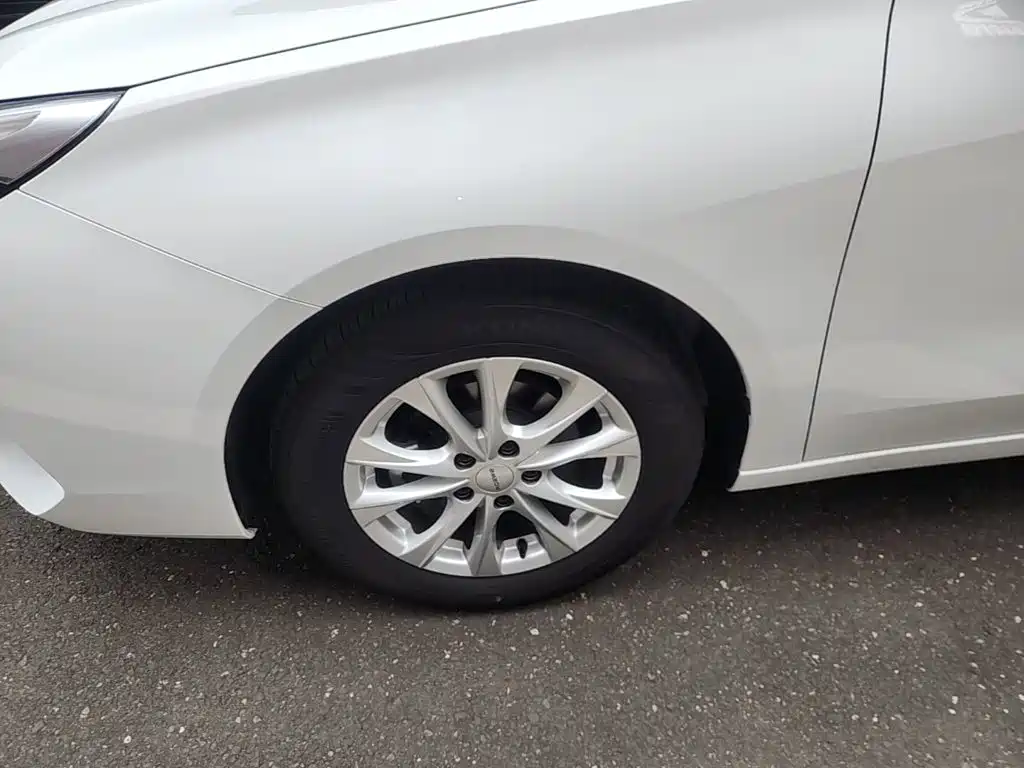 Roewe i5 2025 2023 1.5L CVT Luxury Edition