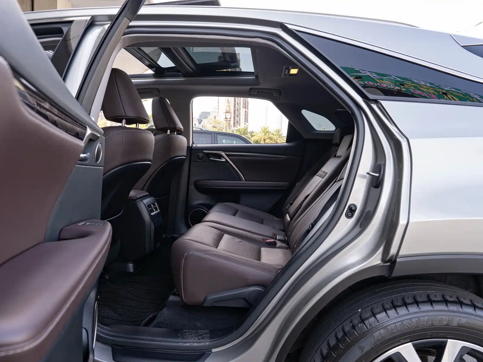 Фото 11 - Lexus RX