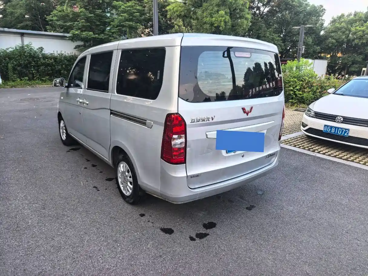 Wuling Motors Wuling Rongguang V 2017 2016 1.5L Standard