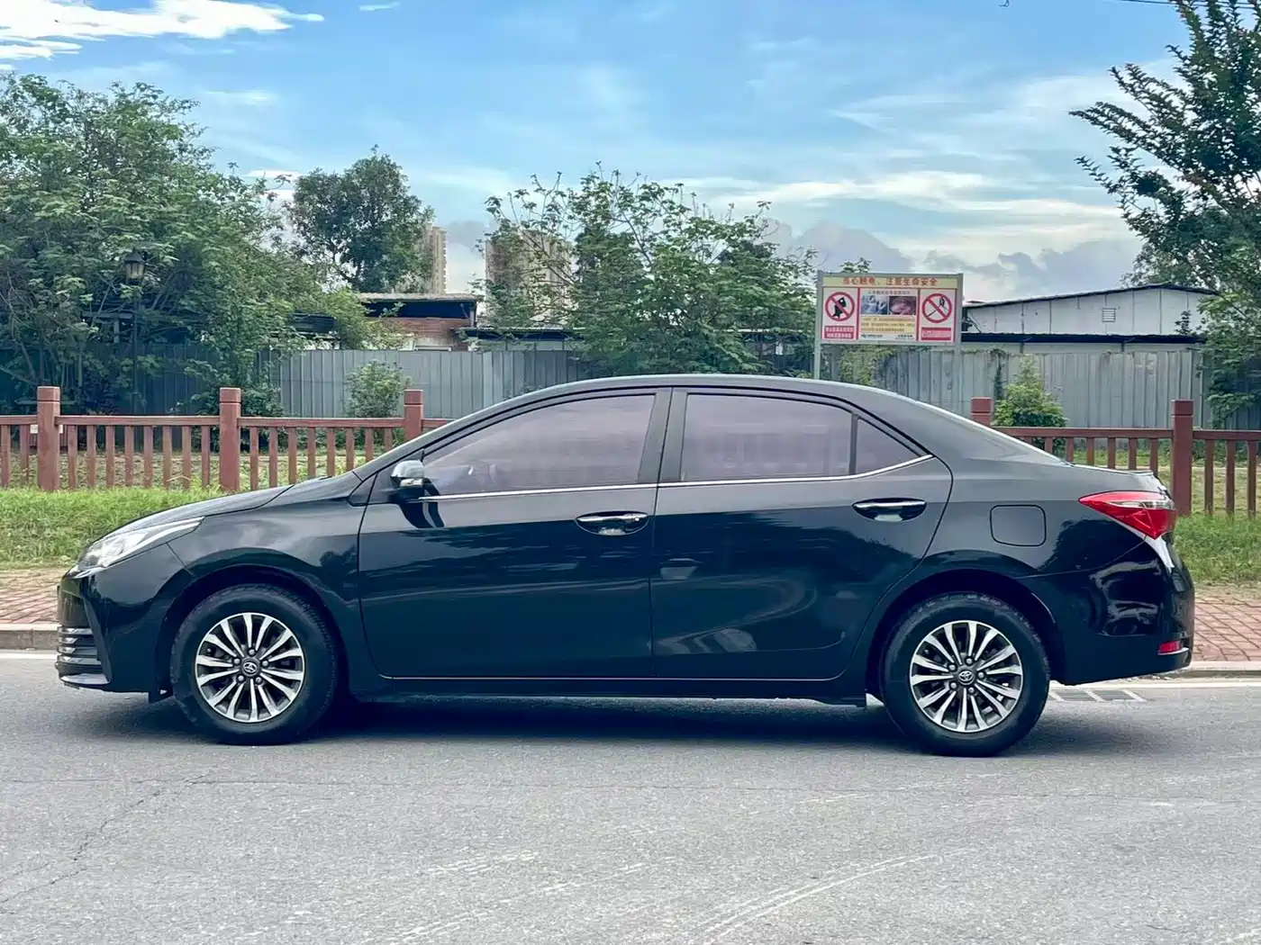 Toyota Corolla 2017 Facelift 1.2T S-CVT GL фото 10