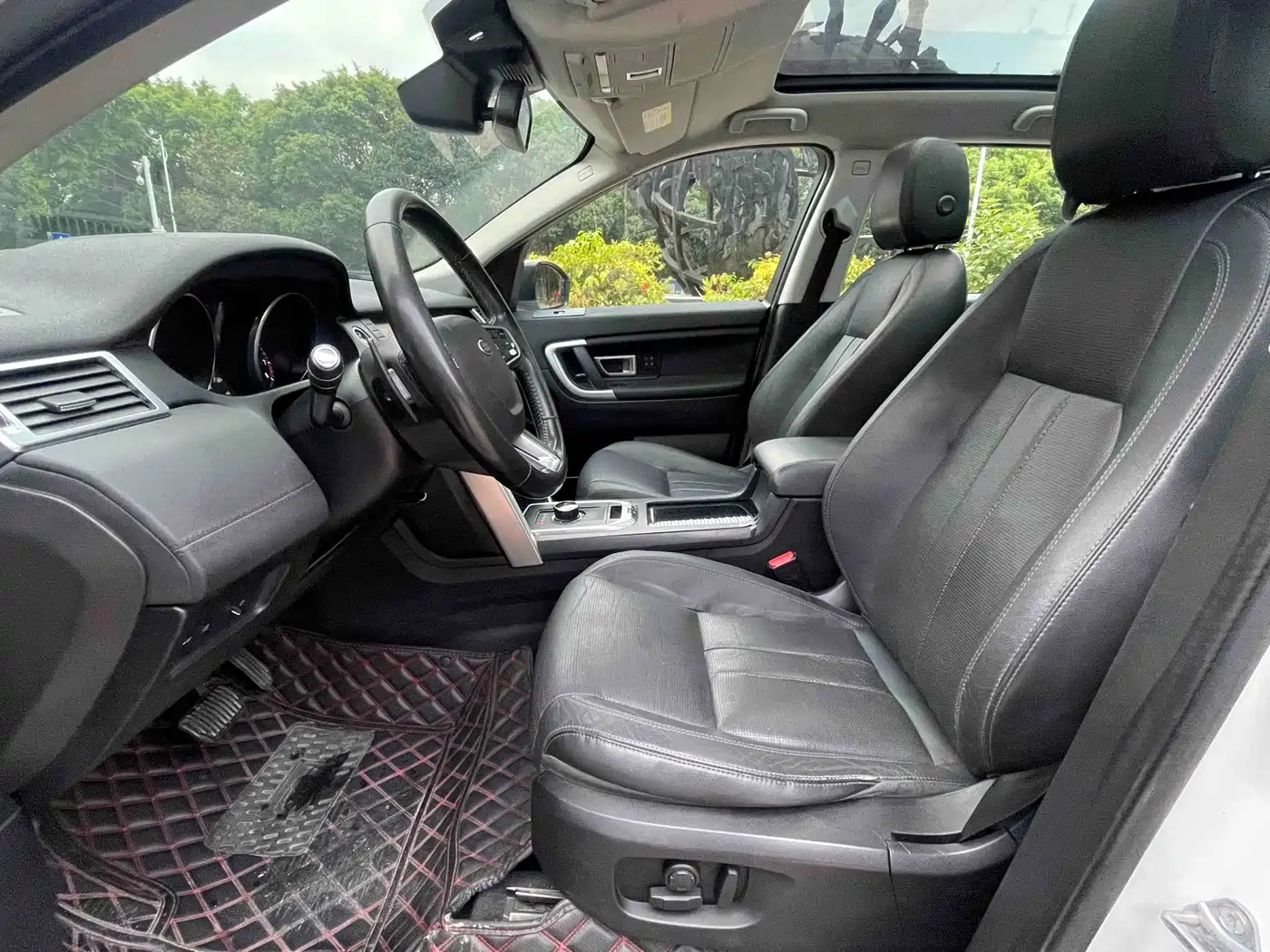 Land Rover Discovery Sport 2017 2.0T HSE фото 13