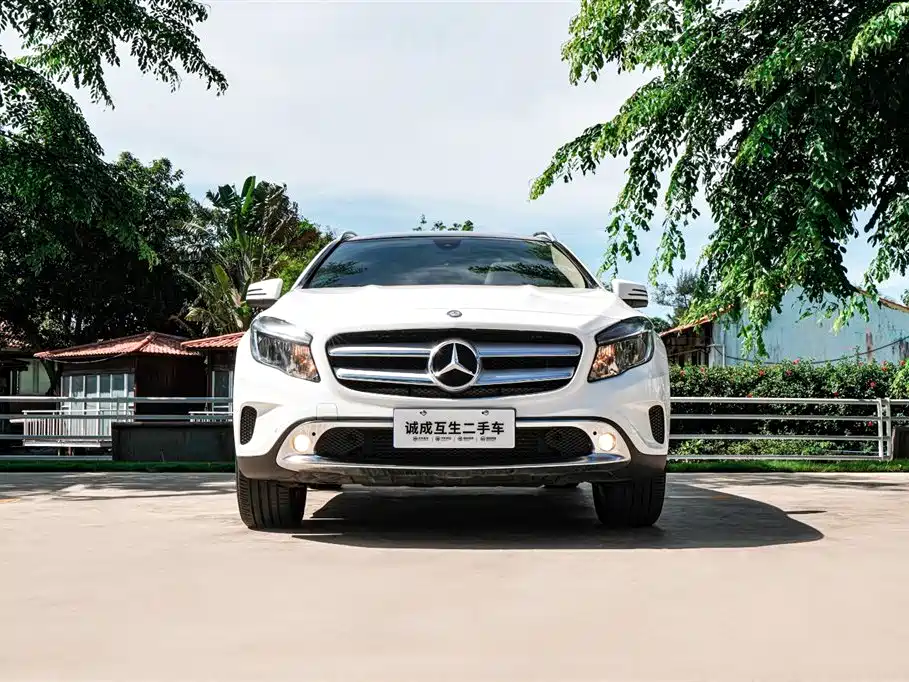 Mercedes-Benz GLA 2016 GLA 200 Dynamic фото 2