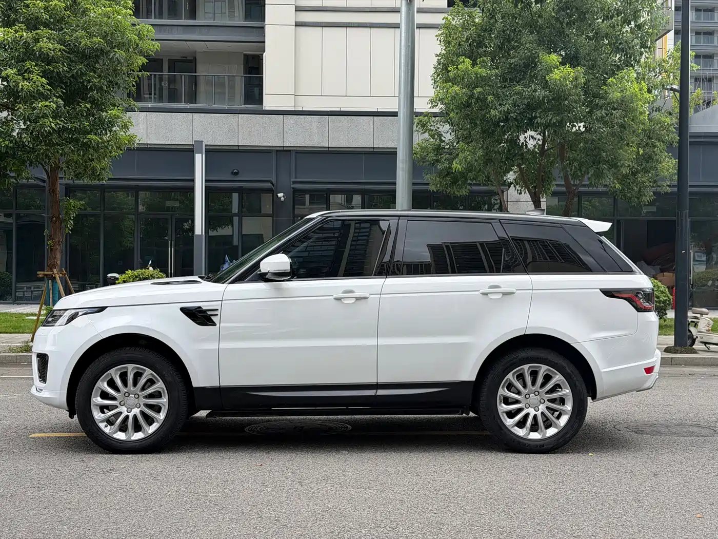Фото 4 - Land Rover Range Rover Sport