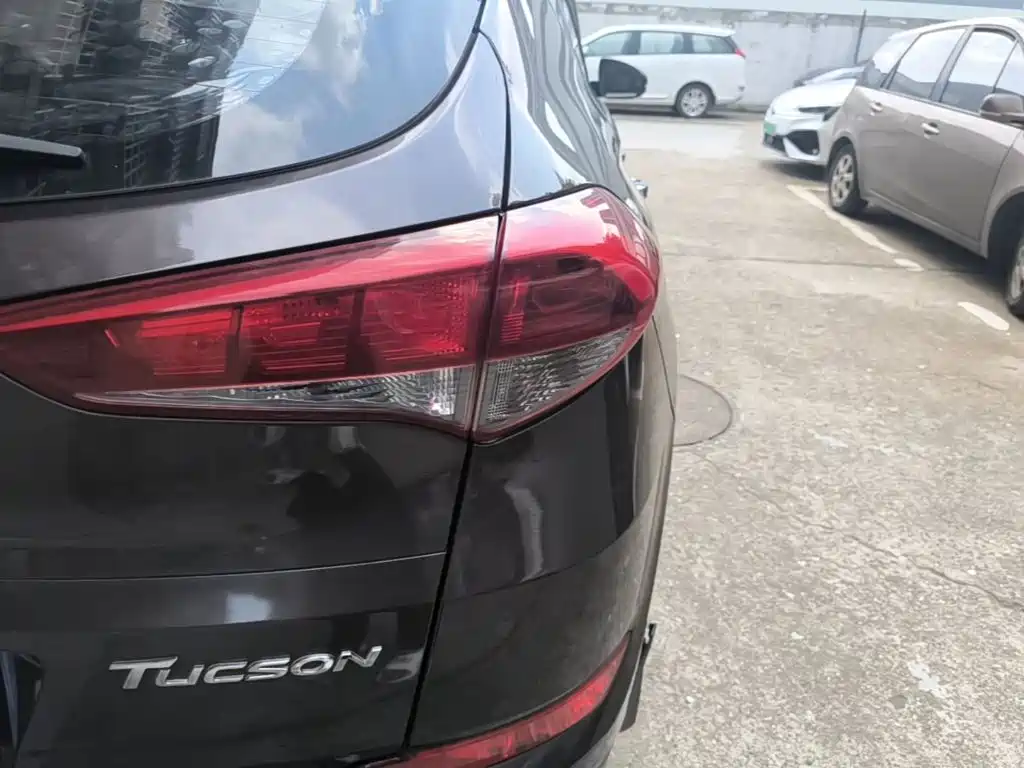 Фото 8 - Hyundai Tucson