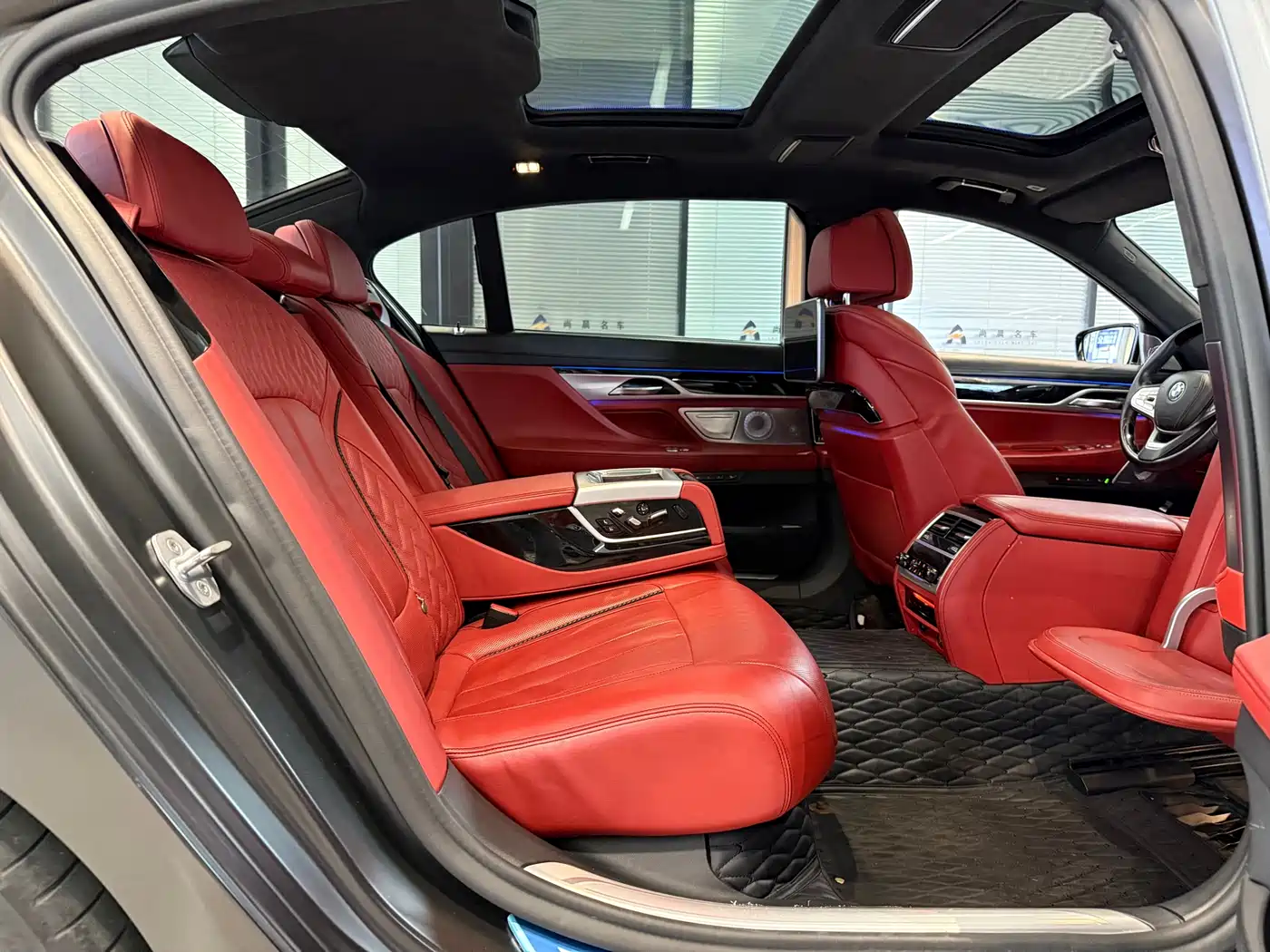 BMW 7 Series 2018 740Li xDrive Premium Type Excellence Package фото 15