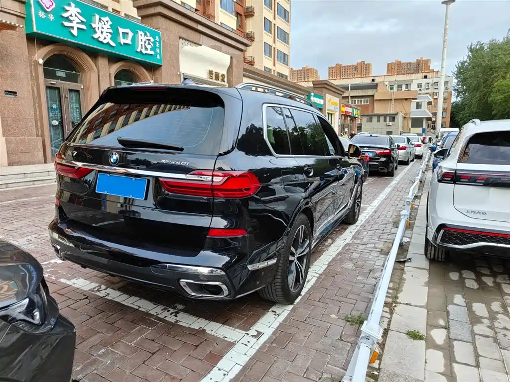 BMW X7 2022 xDrive40i Exclusive M Sport Package фото 2