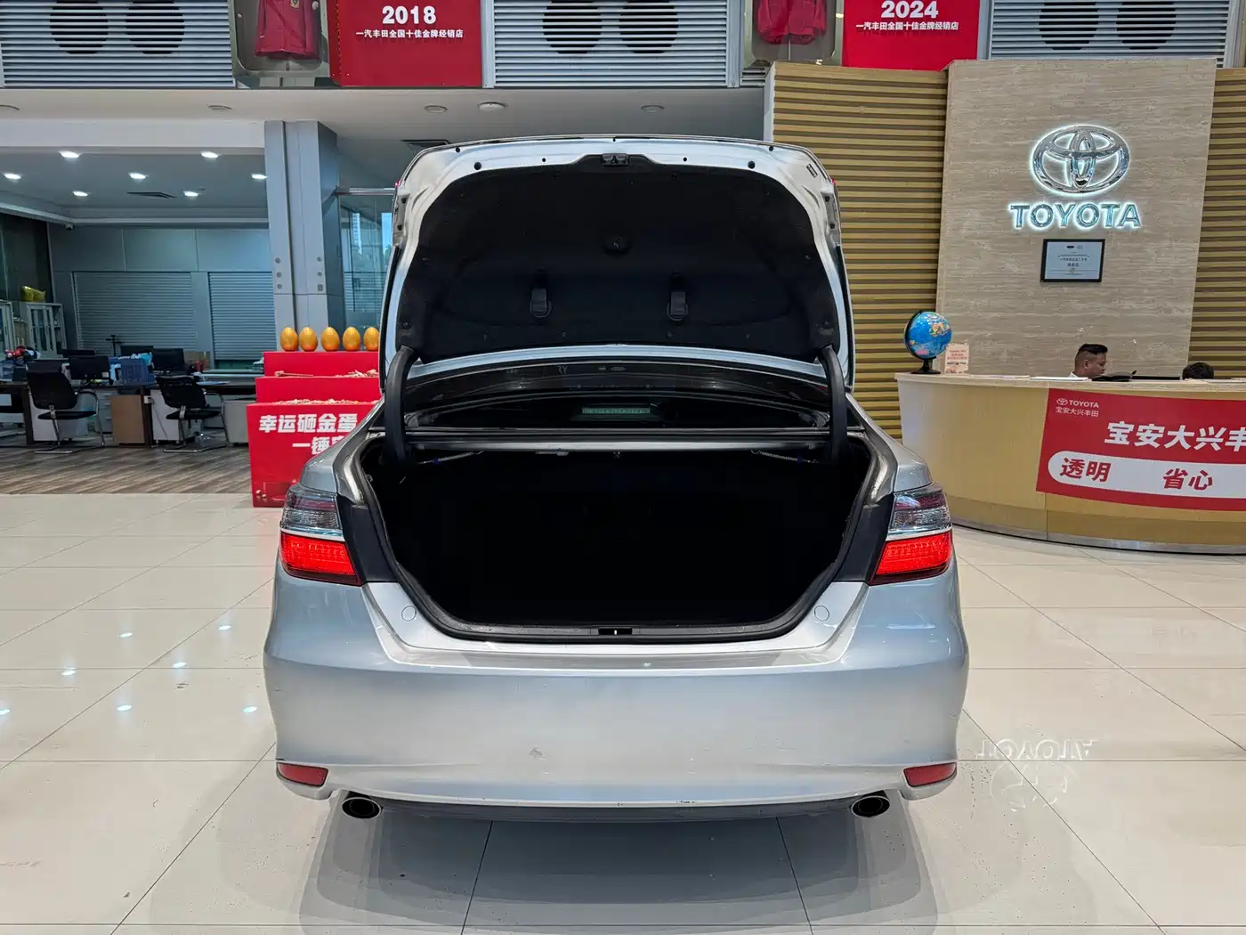 Toyota Camry 2015 2.5G Luxury Navigation Edition фото 18