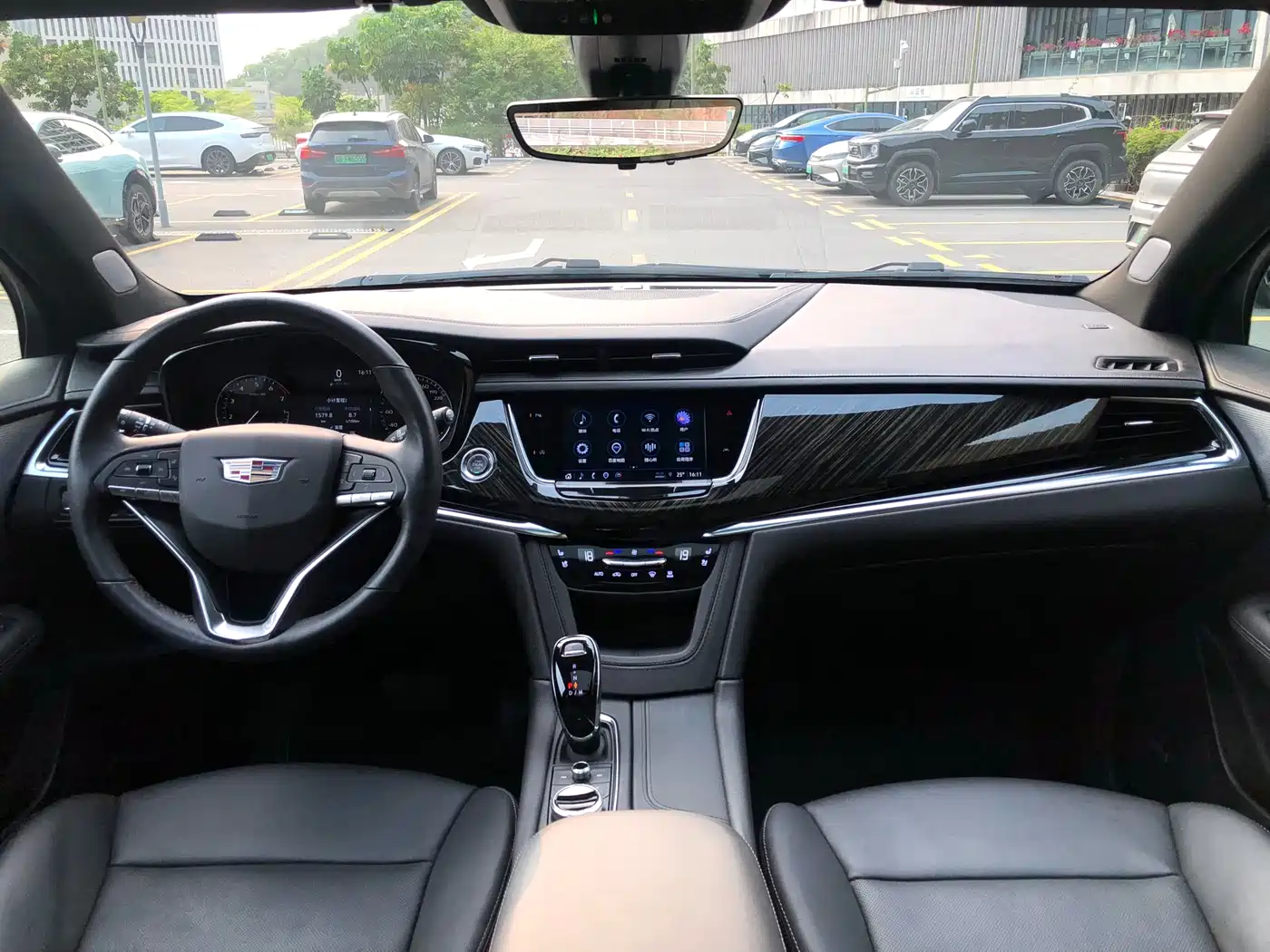 CADILLAC XT6