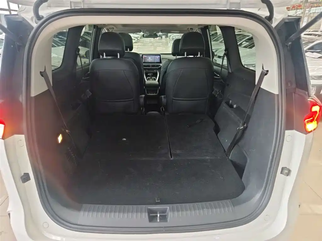 SAIC Maxus Maxus G50 2019 1.5T Automatic Luxury Edition China VI фото 15