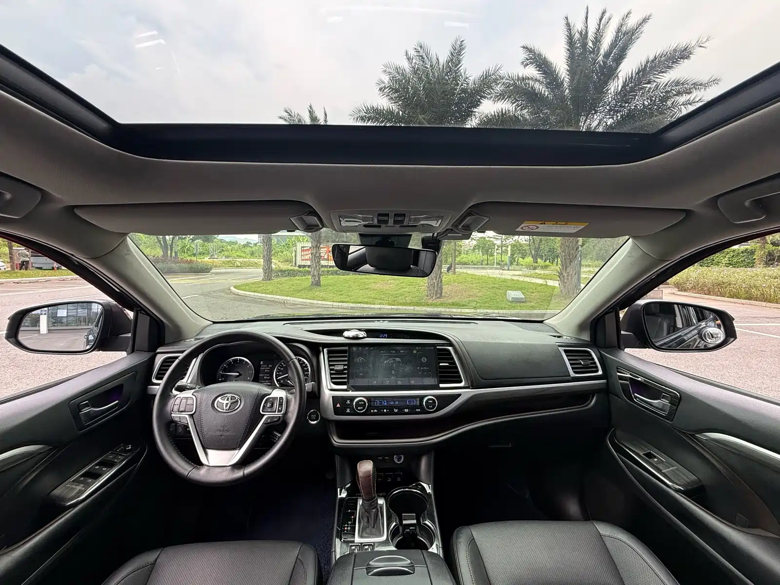 Photo 14 - Toyota Highlander