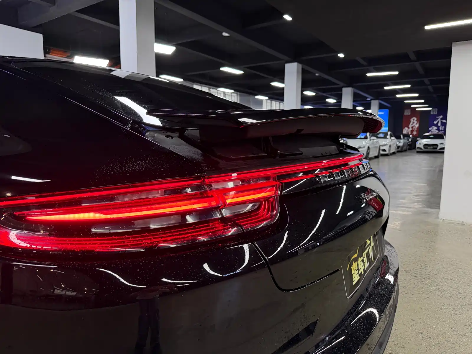 Фото 27 - Porsche Panamera