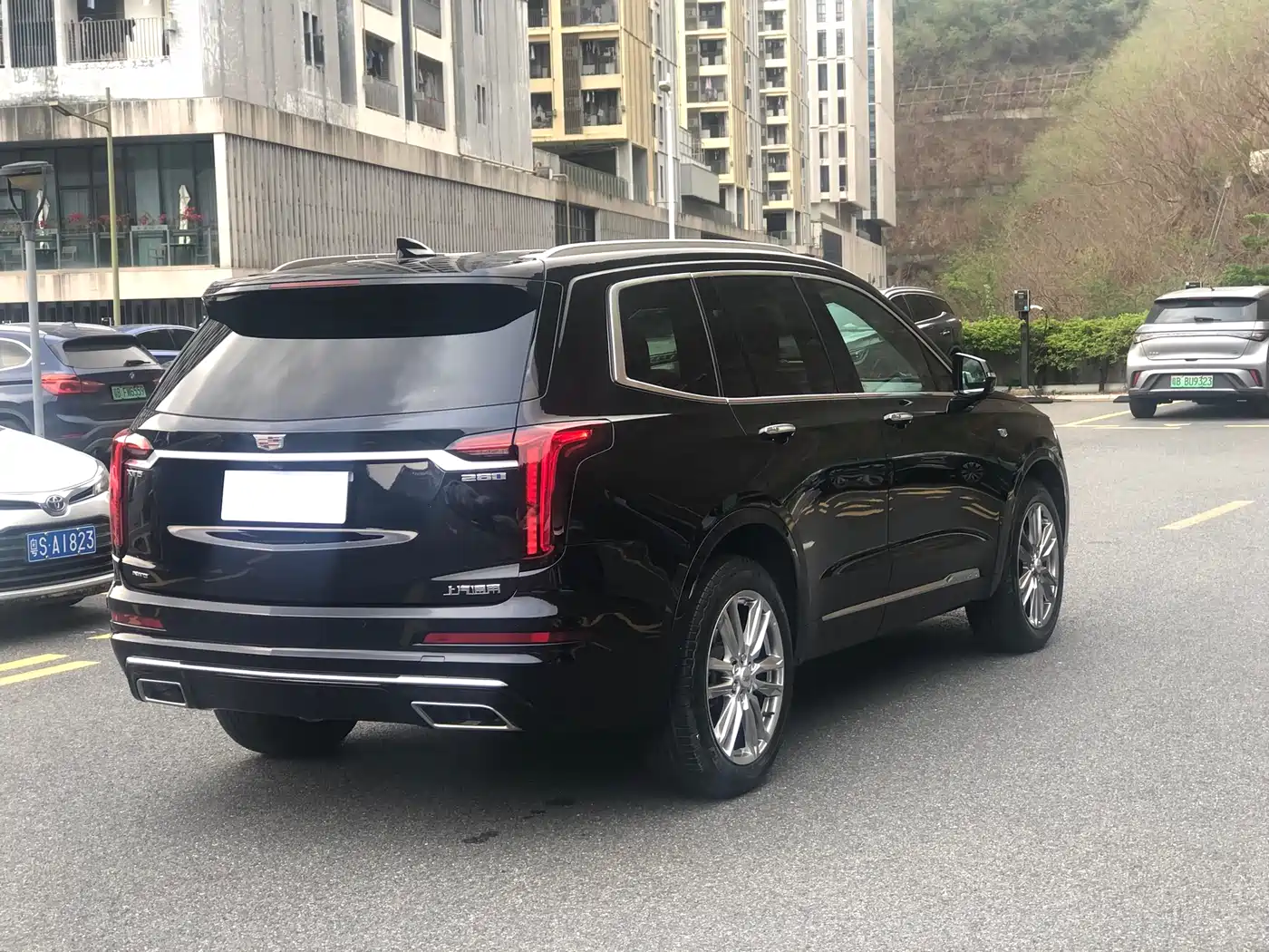 CADILLAC XT6