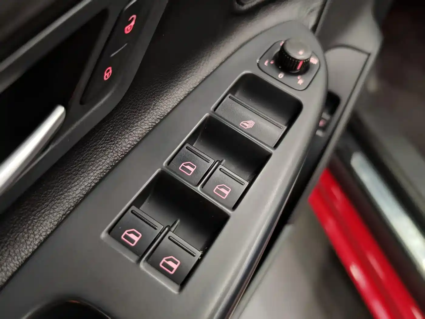 Volkswagen Eos 2010 2.0TSI DSG Luxury фото 13