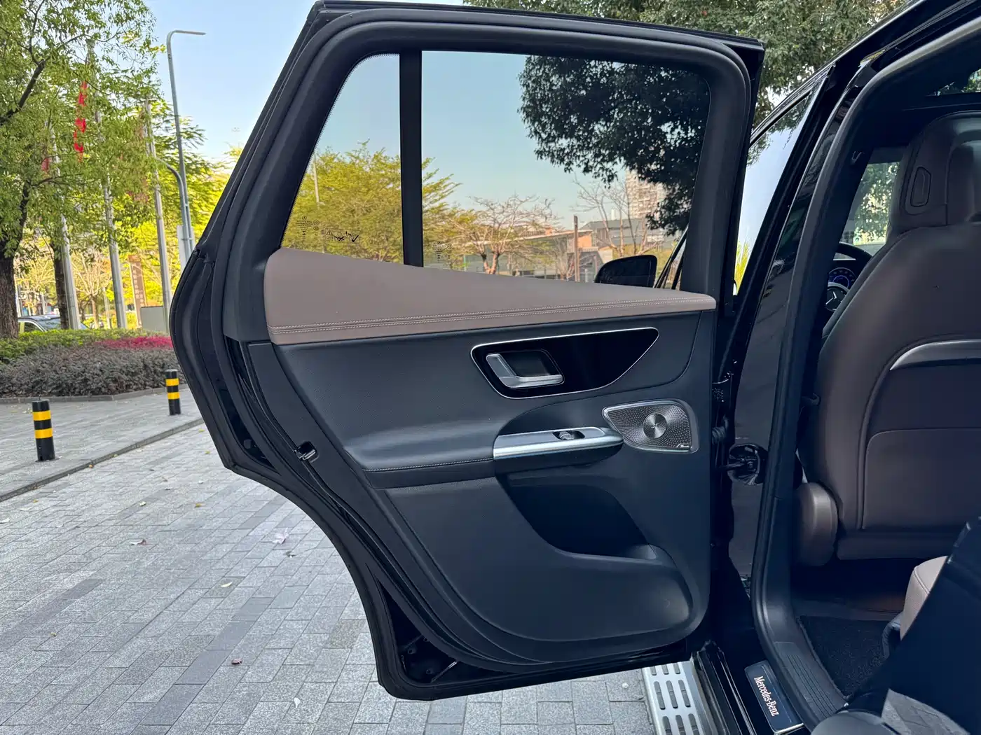 MERCEDES-BENZ EQE SUV