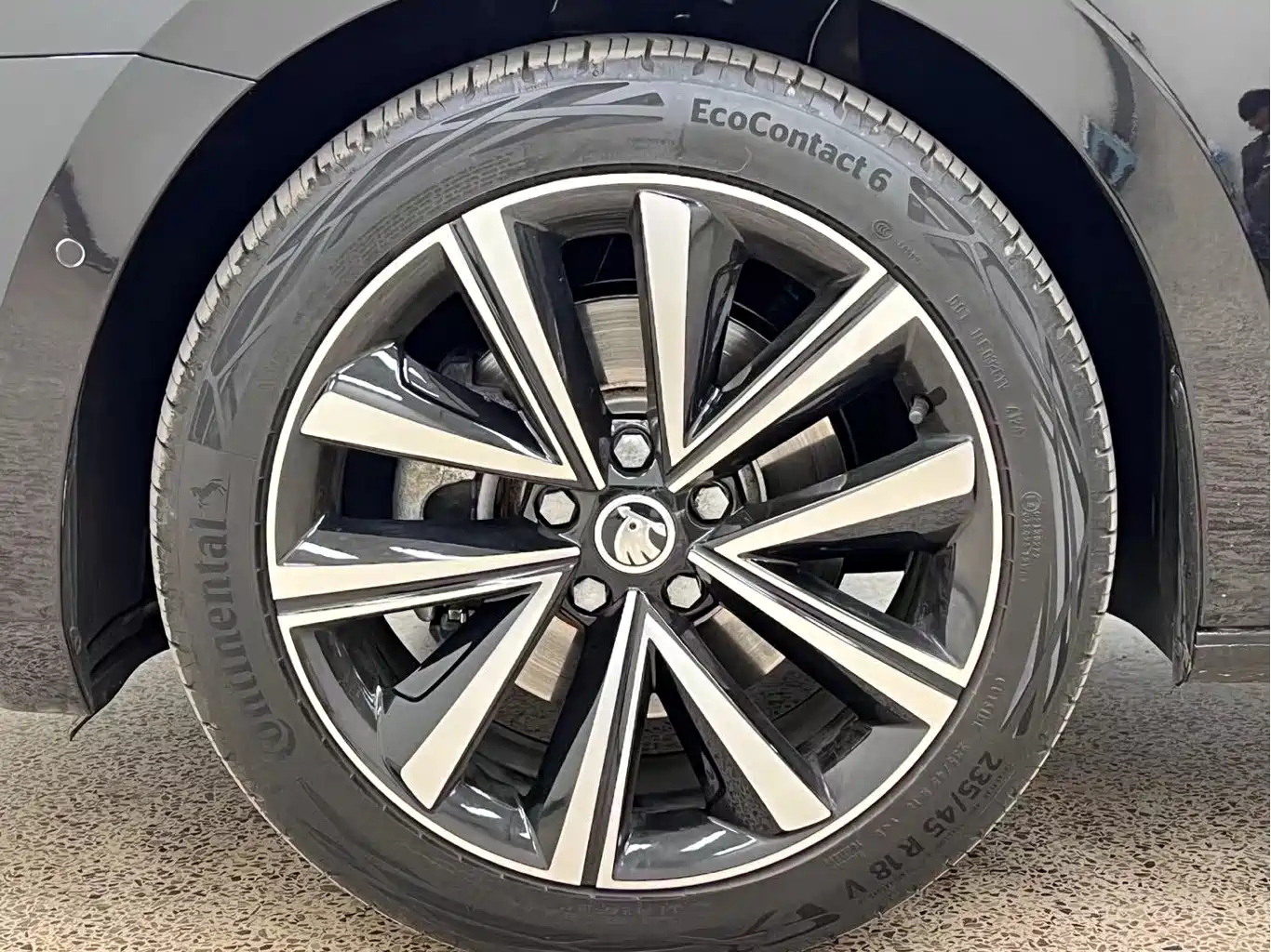 Škoda Superb 2025 Model TSI280 DSG Premium Edition фото 8