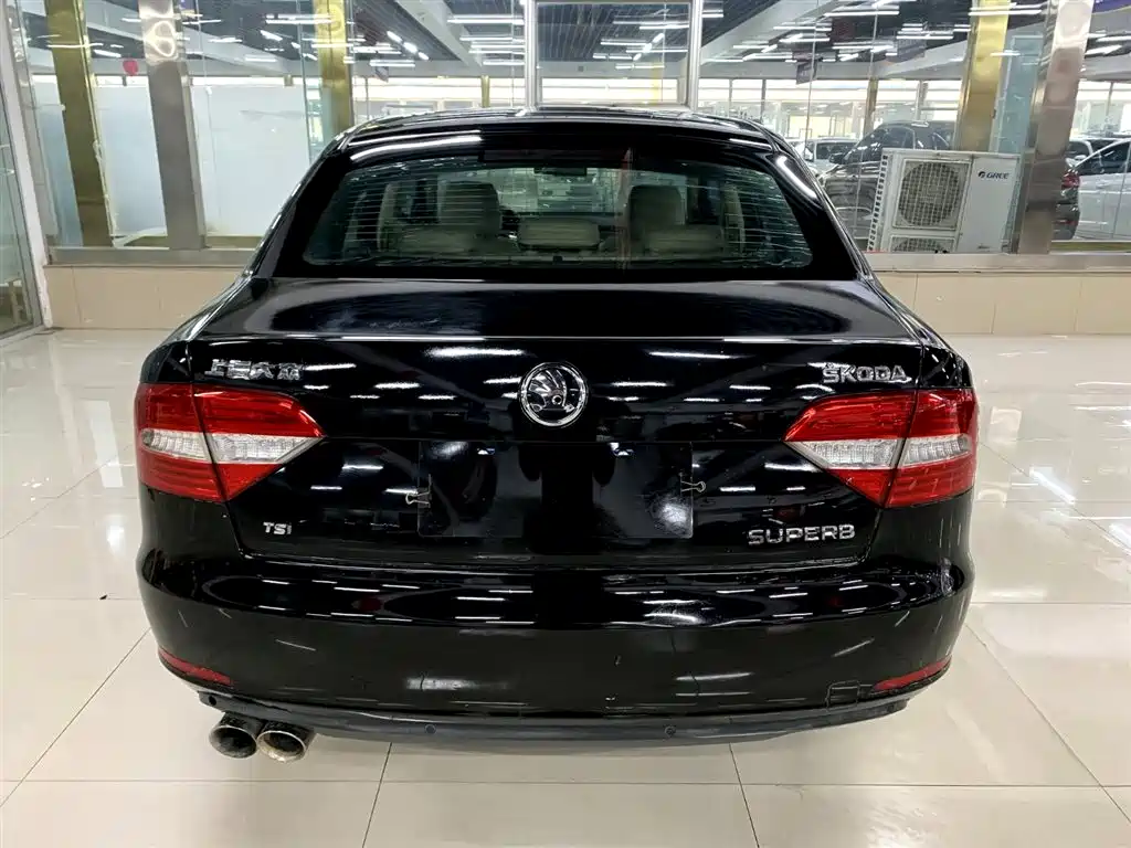 Škoda Superb 2013 1.8TSI Automatic Elite Edition фото 11