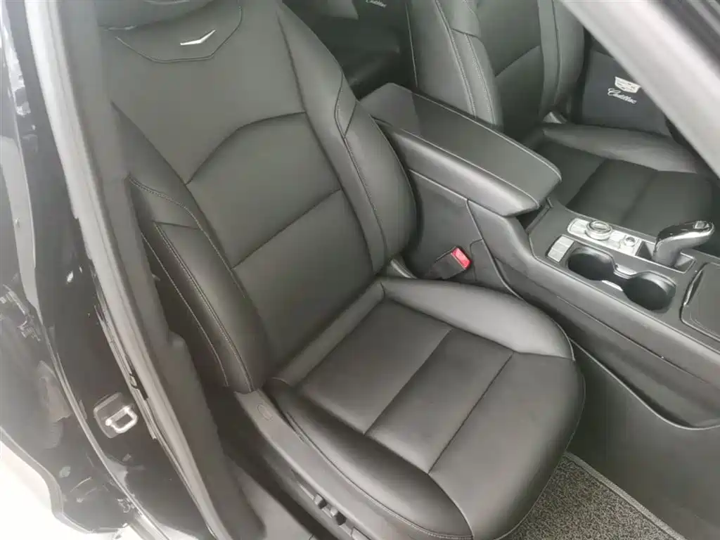 Cadillac XT4 2021 28T FWD Premium Edition фото 19