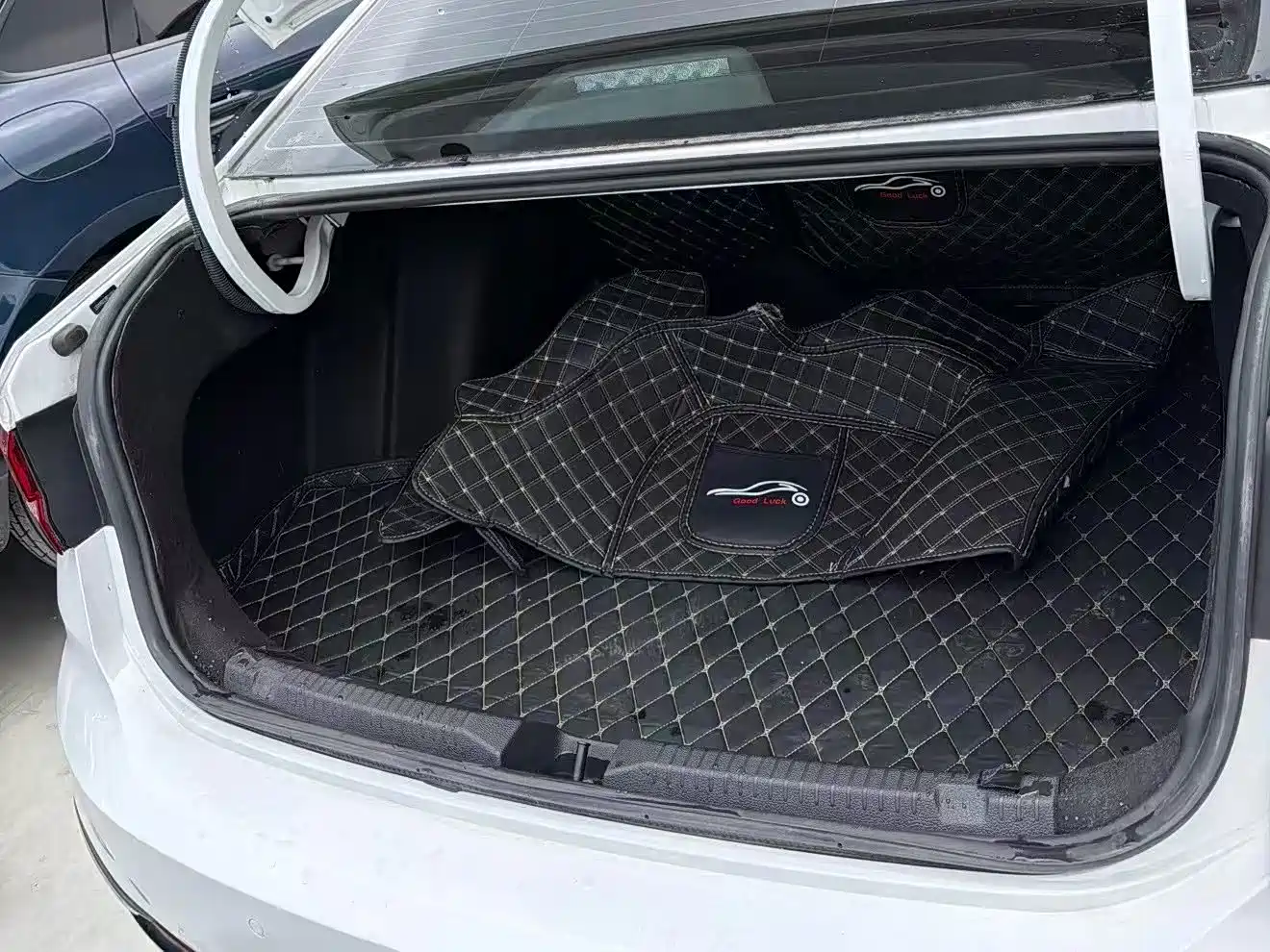 Volkswagen Lavida 2023 Model 300TSI DSG Starlight Leading Edition фото 13