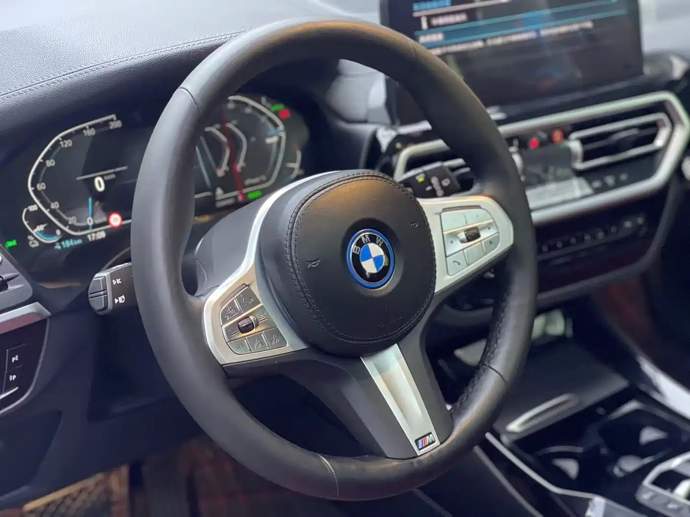 BMW iX3 2024 Leading Edition фото 8