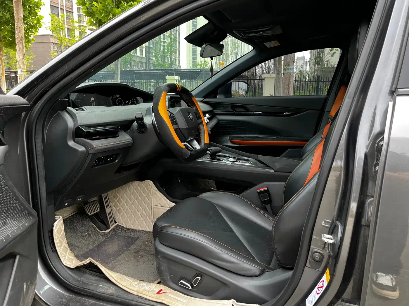 CHANGAN UNI-V