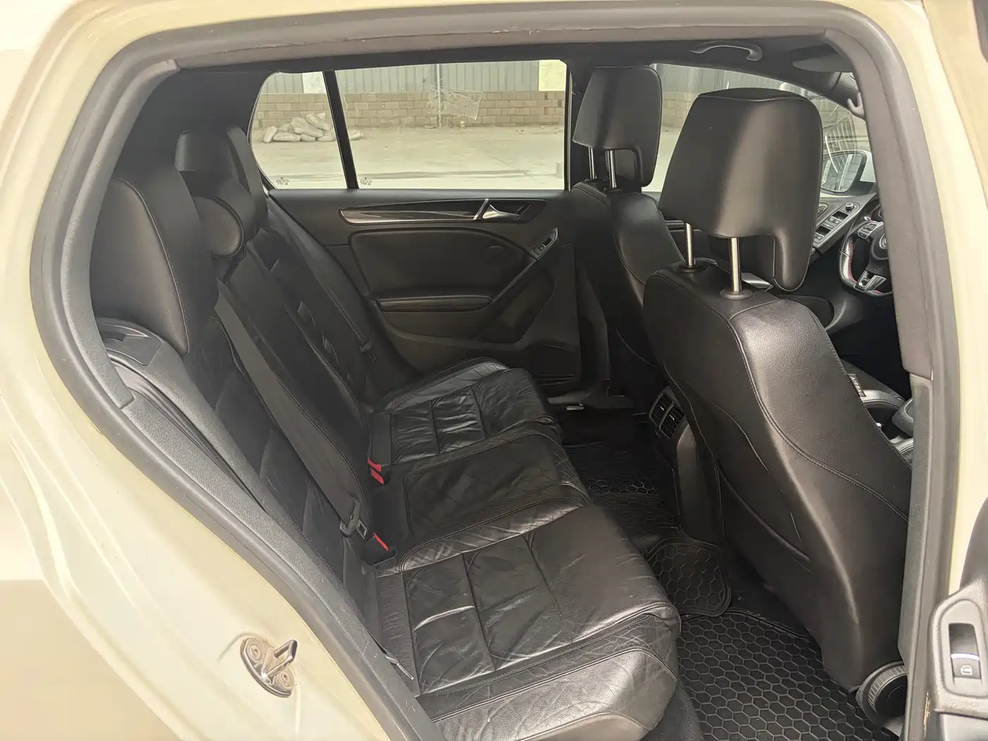 Volkswagen Golf GTI 2011 2012 2.0TSI GTI