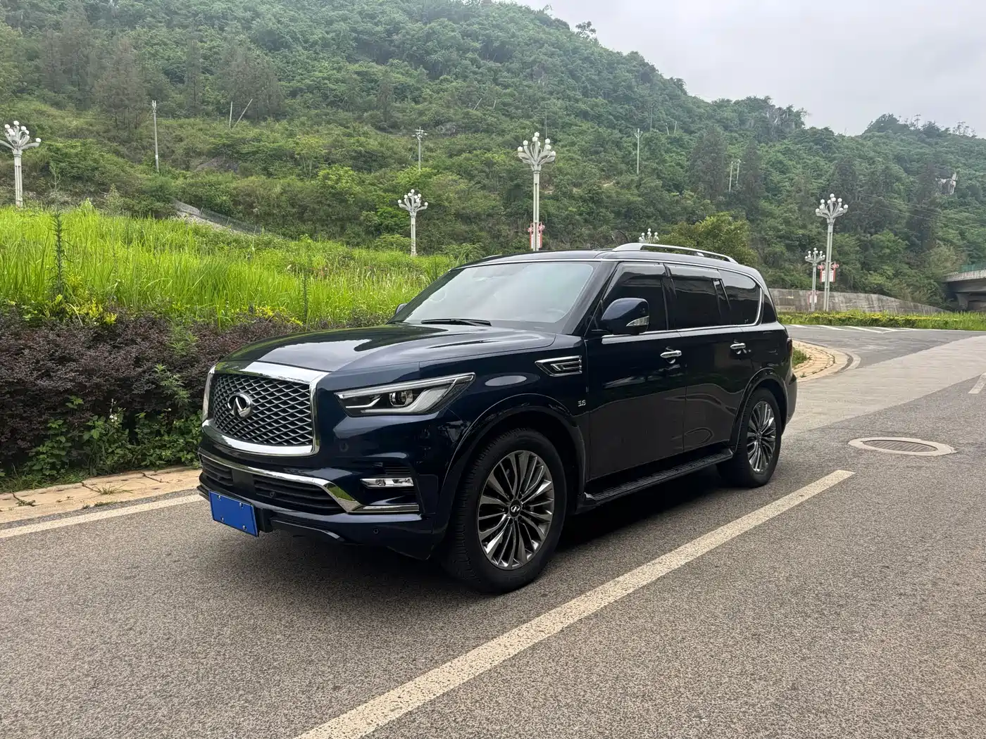 Infiniti QX80
