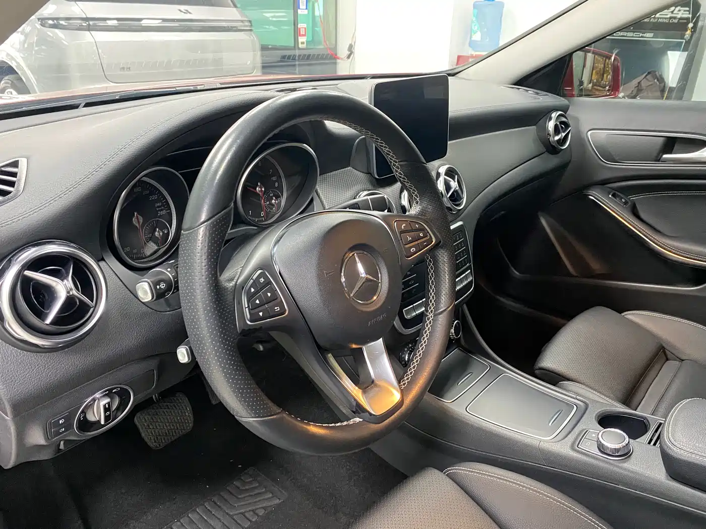 Mercedes-Benz GLA 2017 GLA 220 4MATIC Fashion фото 10