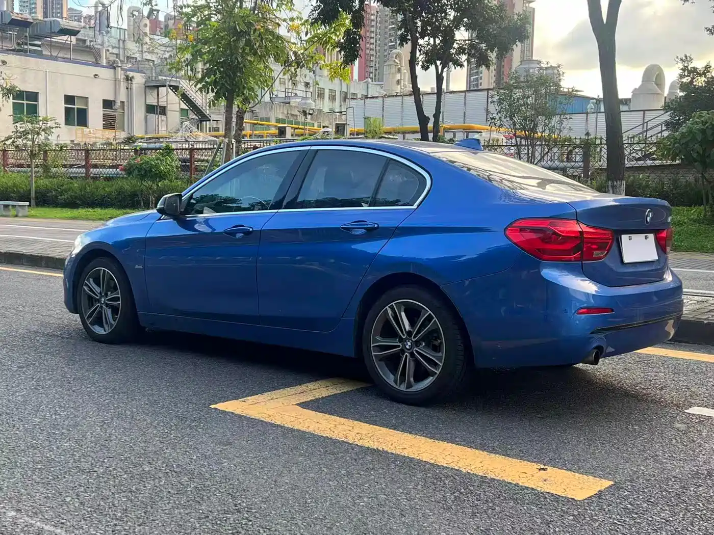 BMW 1 Series 2017 118i Sport фото 5