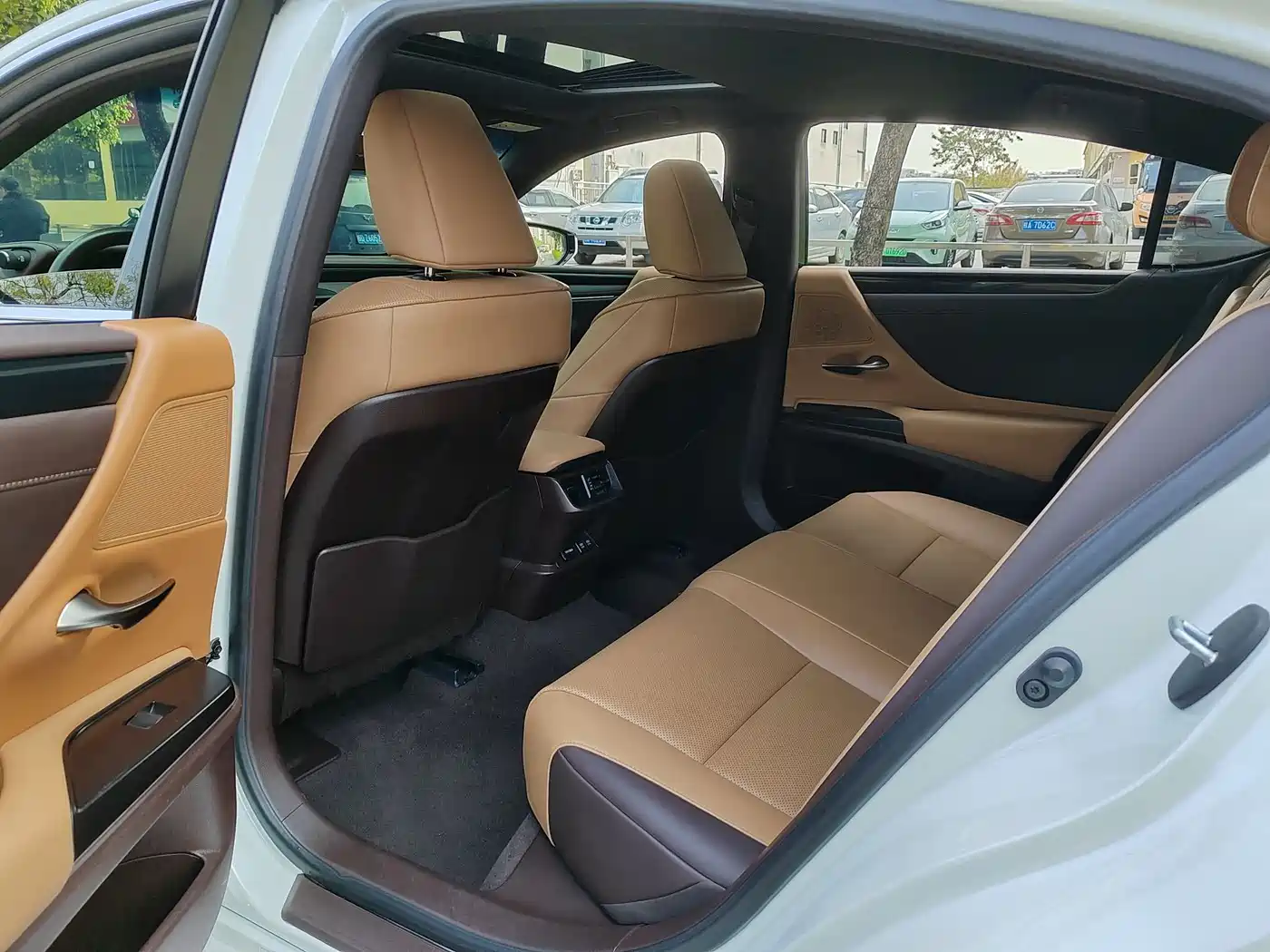 Lexus ES 2020 200 Excellence фото 9