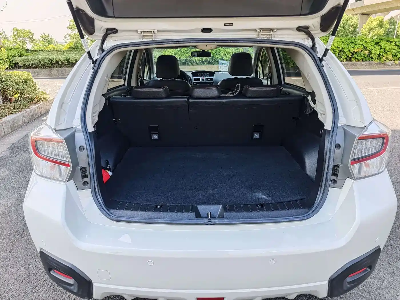 Subaru XV 2017 2.0i Luxury Edition фото 11