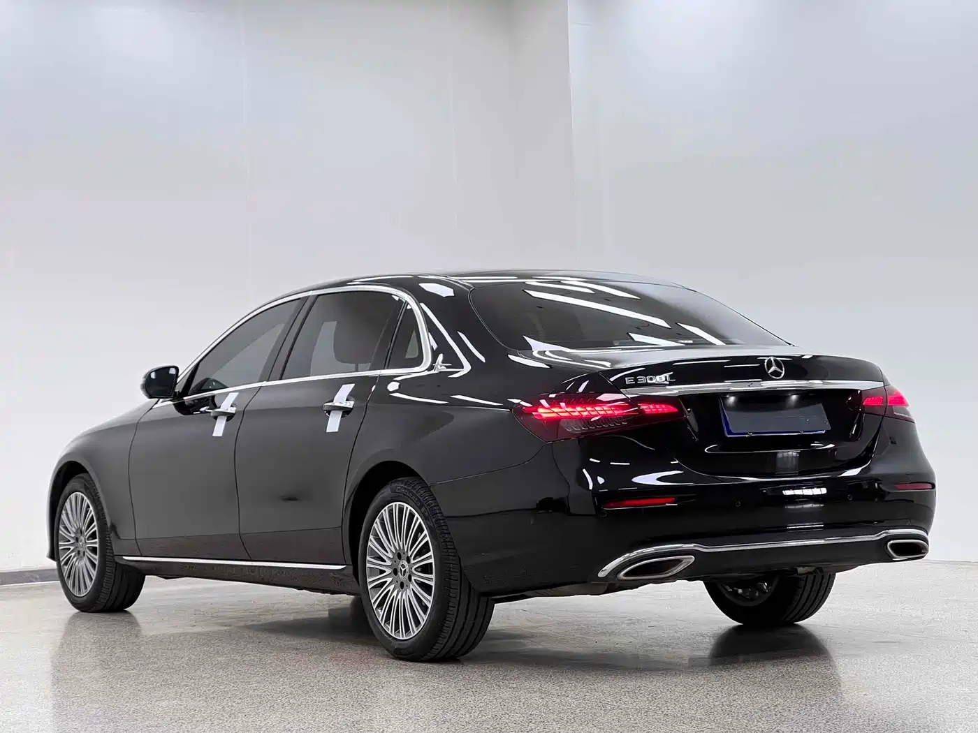Mercedes-Benz E-Class 2023 Facelift E 300 L Luxury фото 5
